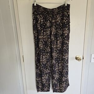 Maurices Floral Print Women's Pull On Pants L Black Base Tan Gray Cream Flowers